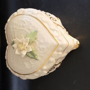 Vintage Musical Trinket Box